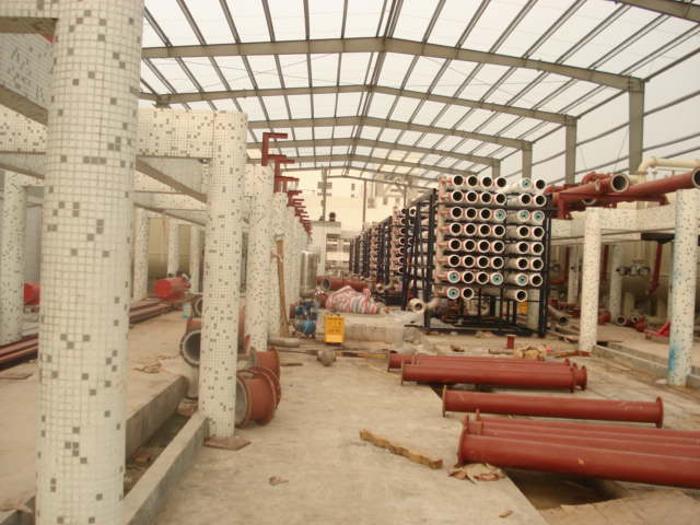 1533888869742081.jpg 正在安装管道 .JPG